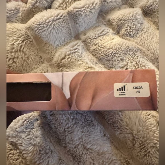 SKIMS Seamless Sculpt Thong Bodysuit - Picture 2 of 3